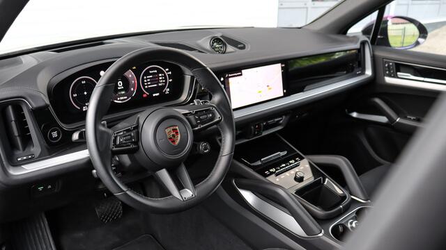 Porsche CAYENNE 3.0 E-Hybrid SportDesign | Head-up | Achterasbesturing | Panoramadak | BOSE Sound | Sportuitlaat | BOSE Sound
