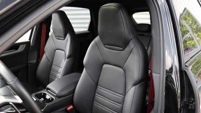 Porsche CAYENNE 3.0 E-Hybrid SportDesign | Head-up | Achterasbesturing | Panoramadak | BOSE Sound | Sportuitlaat | BOSE Sound