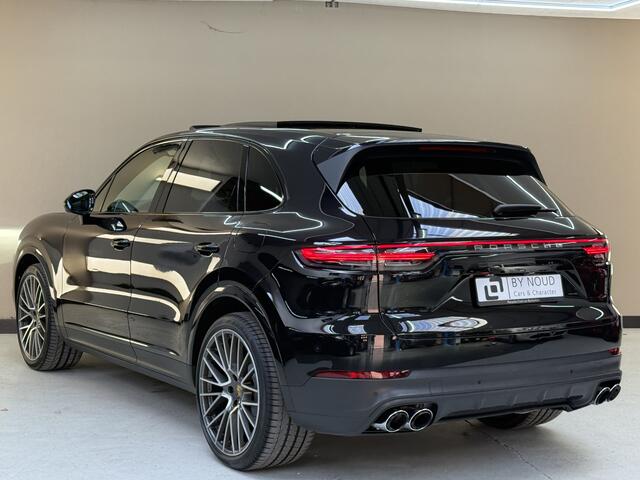 Porsche CAYENNE 3.0 E-Hybrid, 463Pk, 2021, 2de eigenaar, Dealer onderhouden, Panoramadak, Volledig leder, 18 voudig verstelbare stoelen, 360" camera, Sport chrono, Stoelverwarming, Apple carplay, Blind spot, Adaptieve cruise control,