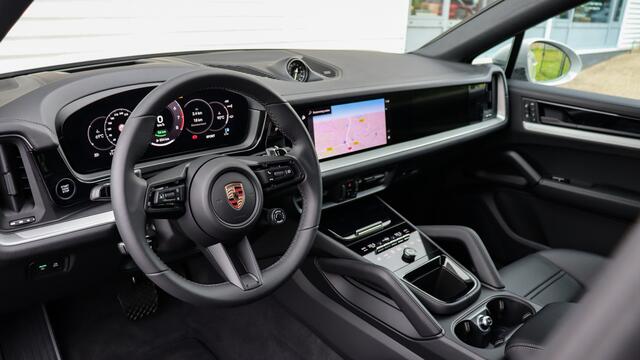 Porsche CAYENNE Coupé 3.0 E-Hybrid SportDesign | Head-up | Sportuitlaat | HD Matrix | Bijrijdersdisplay | Soft-Close | BOSE Sound | Trekhaak