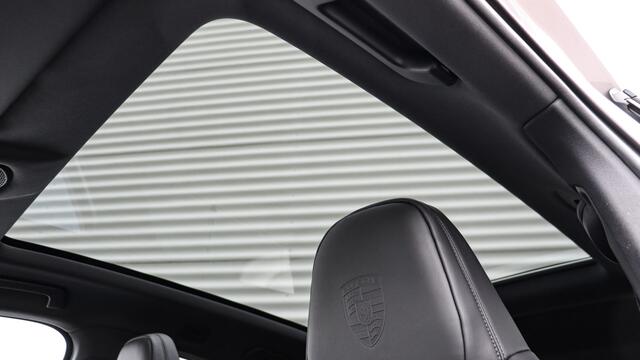 Porsche CAYENNE Coupé 3.0 E-Hybrid SportDesign | Head-up | Sportuitlaat | HD Matrix | Bijrijdersdisplay | Soft-Close | BOSE Sound | Trekhaak