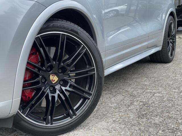 Porsche CAYENNE 3.6 GTS 440 pk Orig NL | Pano | Sport Chrono | Alcantara hemel