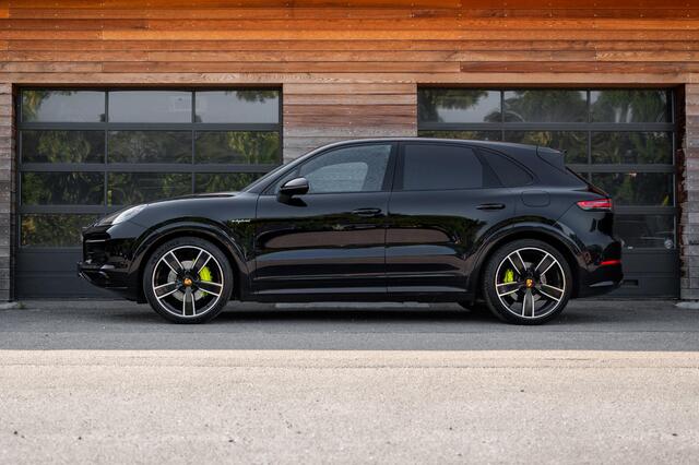 Porsche CAYENNE 3.0 E-Hybrid SportDesign | 22inch | StoelClimate | BOSE | SportUitl