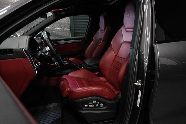 Porsche CAYENNE 3.0 E-Hybrid *Sport-Chrono / PASM / Panorama / BOSE / Soft-Close / Surround-view*