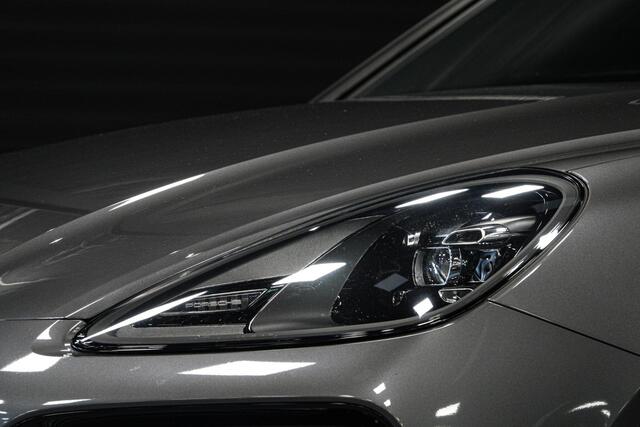 Porsche CAYENNE 3.0 E-Hybrid *Sport-Chrono / PASM / Panorama / BOSE / Soft-Close / Surround-view*