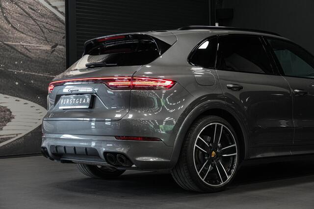 Porsche CAYENNE 3.0 E-Hybrid *Sport-Chrono / PASM / Panorama / BOSE / Soft-Close / Surround-view*