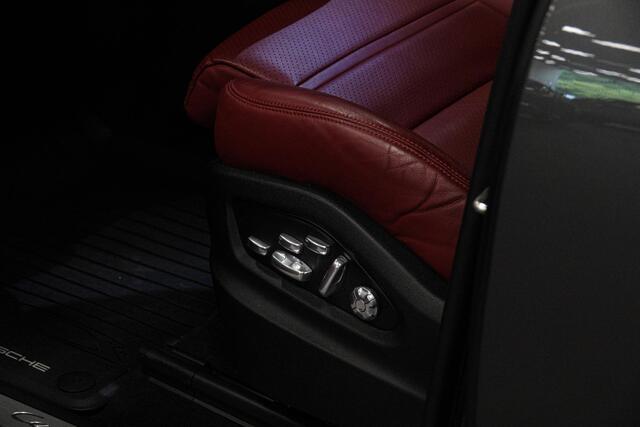 Porsche CAYENNE 3.0 E-Hybrid *Sport-Chrono / PASM / Panorama / BOSE / Soft-Close / Surround-view*