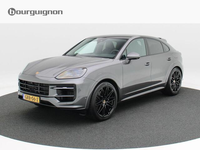 Porsche CAYENNE Coupé 3.0 E-Hybrid | Full LED | Trekhaak | Bose Audio | Panorama Dak | 360? Camera | Carplay | 18 Ledig Elektrische Stoelen | Parkeersensoren | Adaptive Cruise | Stoel Verwarming en Ventilatie | Navigatiesysteem | 22 Inch | 23.710 Km!!