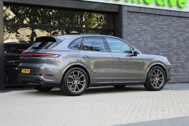 Porsche CAYENNE 3.0 E-Hybrid | NAP | PANO | HUD | MEMORY | SPORTUITLAAT | BOSE | STUURVERW |