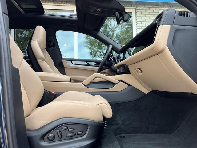 Porsche CAYENNE 3.0 E-Hybrid Pano ACC Luchtvering Sportstoelen 18-