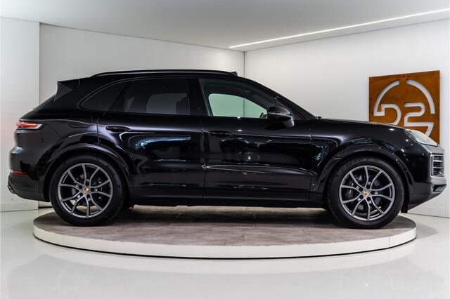 Porsche CAYENNE 3.0 E-Hybrid Facelift 470PK | Luchtvering | Pano | Bose | Chrono | Sfeer | 24 MND Garantie