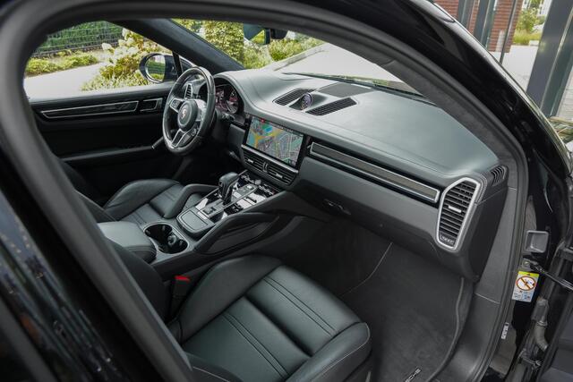 Porsche CAYENNE Coupé 441pk 2.9 S |1e eigenaar|panoramadak|sport design|Bose|memory|achteras besturing|soft close|360 camera|HUD|carbon interieur|luchtvering|Apple carplay|stoelventilatie en verwarming|