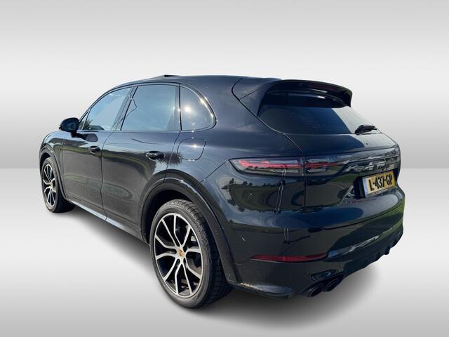 Porsche CAYENNE 3.0 E-Hybrid / Trekhaak / Panoramadak / 360Camera / Sportdegin + Chrono / Softclose / 21'' / Keyless / Luchtvering / Bose / Stoelventilatie / Stoel+Stuurverwarming / DAB / ACC