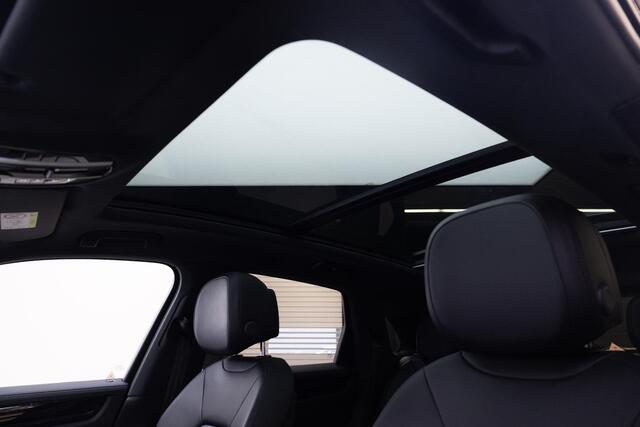 Porsche CAYENNE 3.0 E-Hybrid | 21 Inch | Panoramadak | Luchtvering | 360 Camera | Trekhaak | Leder |