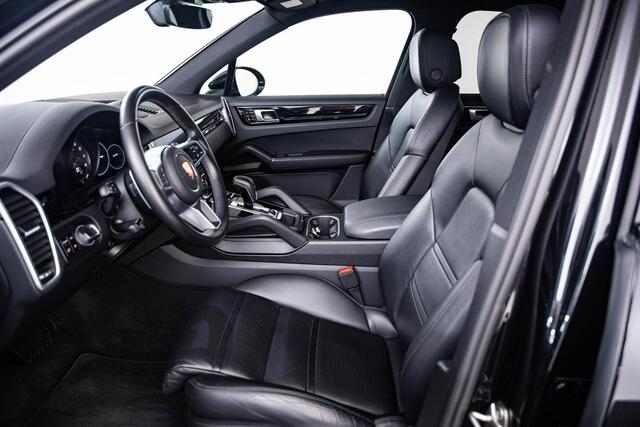 Porsche CAYENNE 3.0 E-Hybrid Panoramadak - Comfortstoelen - Stuurbekrachtiging Plus - Sport Chrono Pakket - Sound systeem BOSE - Head Up - Parkassist voor/achter - 3D Surround View - Luchtvering -