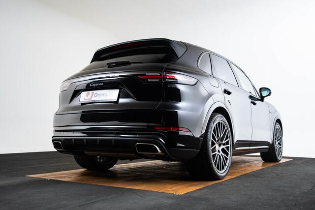 Porsche CAYENNE 3.0 E-Hybrid Panoramadak - Comfortstoelen - Stuurbekrachtiging Plus - Sport Chrono Pakket - Sound systeem BOSE - Head Up - Parkassist voor/achter - 3D Surround View - Luchtvering -