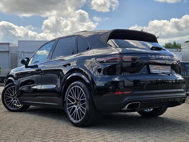 Porsche CAYENNE 3.0 PANO|CAMERA 360|2X ELEKTRISCHE STOELEN|LEDER DACHBORT|LUCHTVERING|21 INCH|DEALER ONDERHOUDEN Maandag tot Vrijdag geopend van 09.00 uur tot 20.00 uur en Zaterdag van 09.00 tot 18.00 uur