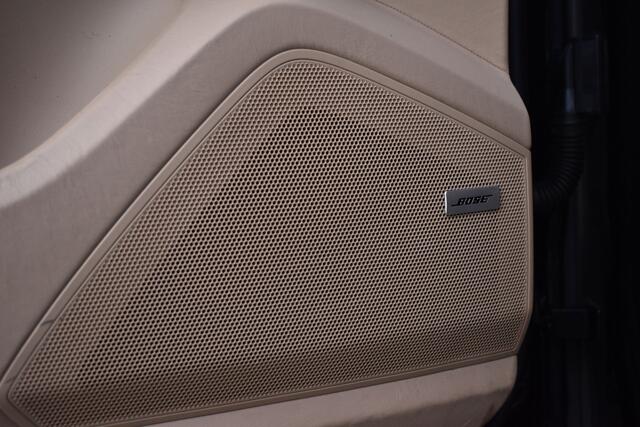 Porsche CAYENNE 3.0 E-Hybrid 462pk | Panoramadak | Trekhaak | 360 Camera | Sport Chrono | Bose | Stuurverwarming | Luchtvering | Orig. NL |