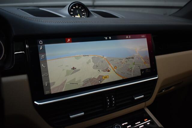Porsche CAYENNE 3.0 E-Hybrid 462pk | Panoramadak | Trekhaak | 360 Camera | Sport Chrono | Bose | Stuurverwarming | Luchtvering | Orig. NL |