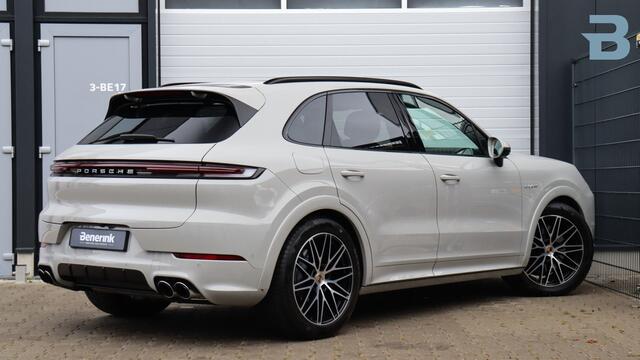 Porsche CAYENNE 3.0 E-Hybrid SportDesign | Panoramadak | BOSE Sound | Soft-Close | Bijrijdersdisplay | Trekhaak
