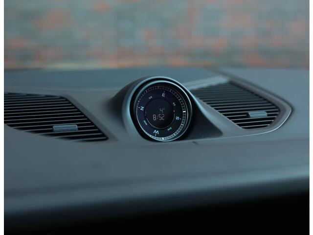 Porsche CAYENNE Coupé 3.0 E-Hybrid | PTS Goodwood Green - Pano - Luchtvering