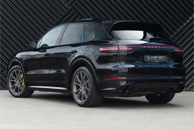 Porsche CAYENNE 3.0 E-Hybrid ACC Pano PDLS+ GTS Stoelvent. Sport Chrono Alcant.Hemel Luchtv.