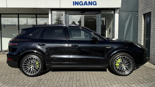 Porsche CAYENNE 3.0 E-Hybrid Pano | Camera | Sport chrono