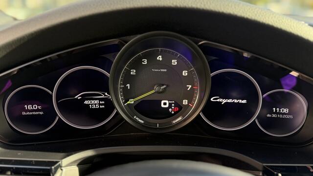 Porsche CAYENNE 3.0 E-Hybrid Pano | Camera | Sport chrono