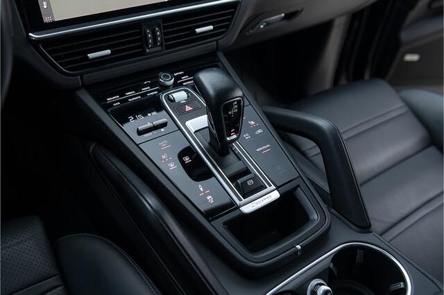 Porsche CAYENNE Coupé 3.0 E-Hybrid Sport Design ACC Pano GTS stoel PDLS+ Matrix Sport Chrono 360Cam Luchtv. Trekhaak