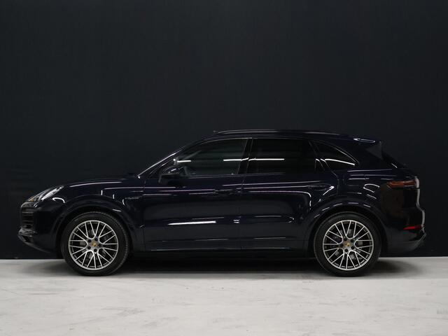 Porsche CAYENNE 3.0 E-Hybrid Platinum Edition [SCHUIFKANTELDAK, SPORT CHRONO, SOFTCLOSE, TREKHAAK INKLAPBAAR, LUCHTVERING, APPLE CARPLAY, ANDROID, MEMORY SEATS, BOSE SOUND, 360 CAMERA, HEAD-UP, ADAPTIVE CRUISE, STOELVENTILATIE, STOELVERW