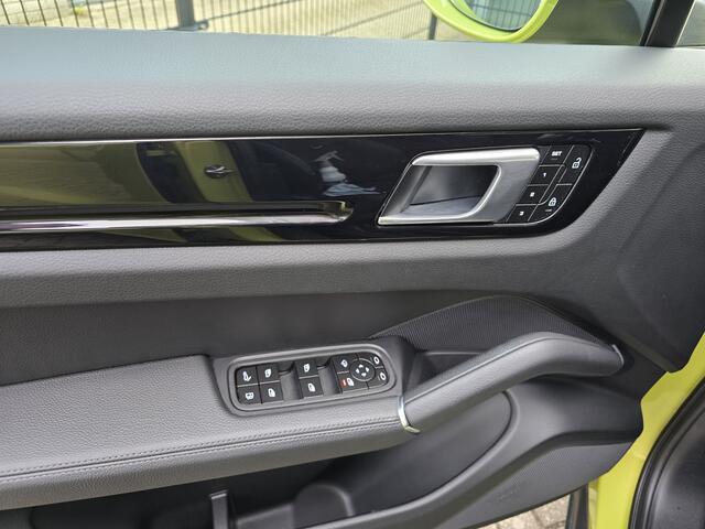 Porsche CAYENNE Coupé 3.0 E-Hybrid 4WD 340 PK PANO SLECHTS 12.212 KM !! LUCHTVERING ADAPTIVE CC 360* CAMERA UNIEKE KLEUR PERIDOT METALLIC AUTOMATISCH INKLAPBARE TREKHAAK STUUR STOEL VERWARMING