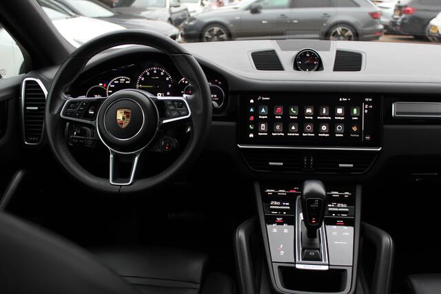 Porsche CAYENNE Coupé 3.0 E-Hybrid Platinum Edition / Panoramadak / 360Camera / Bose / 21'' / Sportdesign+Chrono / Stoelventilatie / Stoelverwarming / Stuurverwarming / Luxe Leder / Luchtvering / Sportuitlaat / Dodehoek / DAB / ACC
