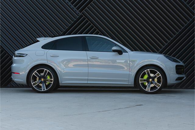 Porsche CAYENNE Coupé 3.0 E-Hybrid Sport Design Pano GTS stoel PDLS Head Up Sport Chrono Nachtz. 360Cam Luchtv. Trekhaak