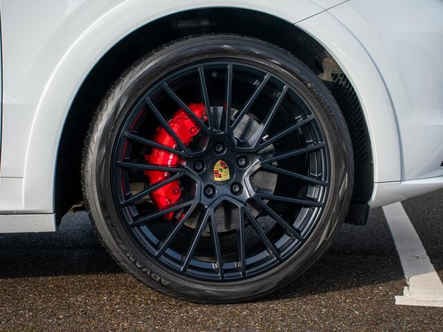 Porsche CAYENNE Coupé 3.0 E-Hybrid | Luchtvering | Sport seats | BOSE Surround | 360 Camera | 22 inch