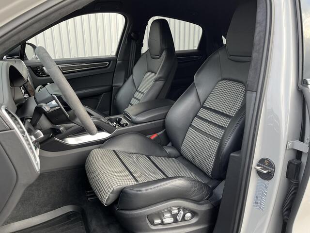 Porsche CAYENNE Coupé *TURBO S-E*680PK*CARBON*NL AUTO*APPROVED*SP.UITLAA