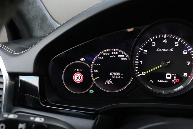 Porsche CAYENNE 4.0 Turbo S E-Hybrid | LEDER | SOH 88% | KERAMISCH | PANO-DAK | SOFT-CLOSE | STOELVERK. | BURMESTER | 360° CAMERA | HEAD-UP | FULL OPTIONS |