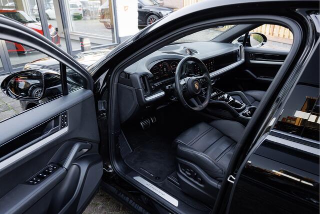 Porsche CAYENNE Coupé 3.0 E-Hybrid Sport Chrono Passenger Display - 18-weg Zetels - 360 Camera - Trekhaak