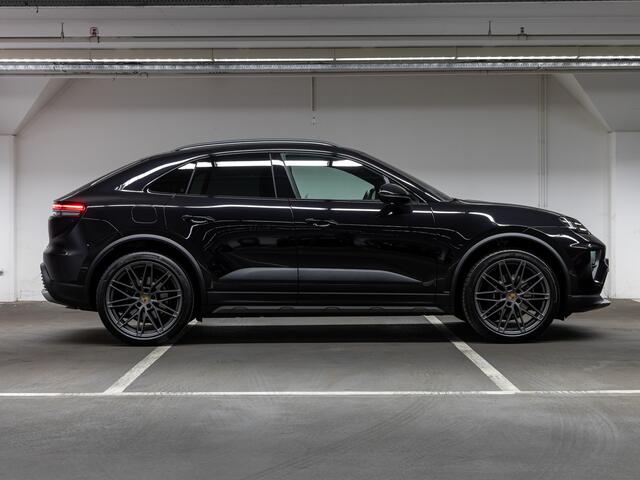 Porsche MACAN 4