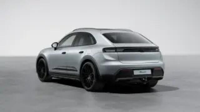 Porsche MACAN 4