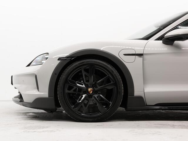 Porsche Taycan Cross Turismo 4