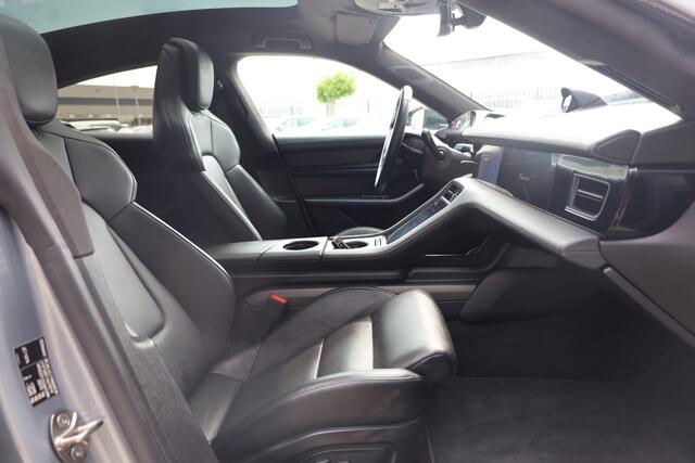 Porsche Taycan Turbo S 761pk Panoramadak/Burmester/SportChrono