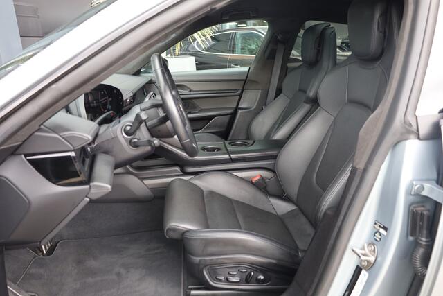 Porsche Taycan Turbo S 761pk Panoramadak/Burmester/SportChrono