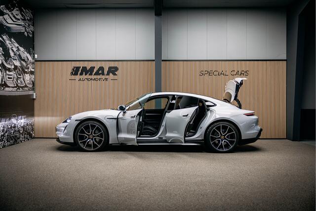 Porsche Taycan Performance 84 kWh Goed uitgevoerde Taycan met lage km stand NL geleverd