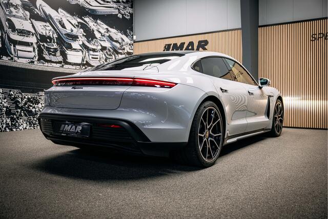 Porsche Taycan Performance 84 kWh Goed uitgevoerde Taycan met lage km stand NL geleverd