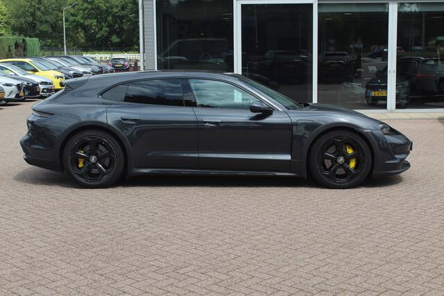 Porsche Taycan Cross Turismo 4 93 kWh / Panoramadak / 360Camera / Head-up / Passenger Display / 20'' / Bose / Sportchrono / Leder / Luchtvering / Stuurverwarming / Dodehoek / ACC / Stoelverwarming 4x / Warmtepomp