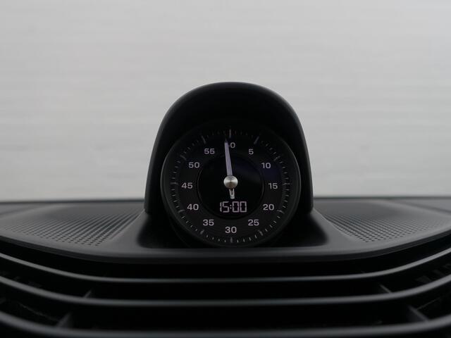 Porsche Taycan Performance 84 kWh- Bijrijdersdisplay, Panoramadak, Sport Chrono Pakket, Apple Carplay/Android Auto, Performance accu Plus