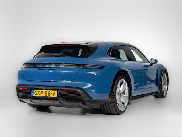 Porsche Taycan Turbo S Cross Turismo