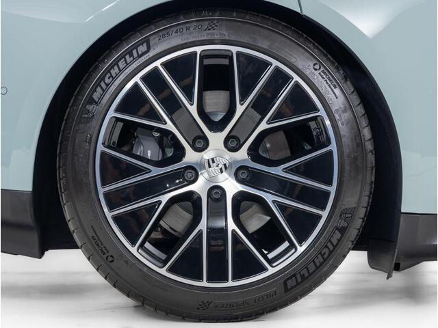 Porsche Taycan Sport Turismo