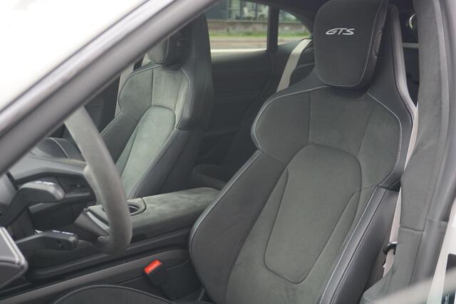 Porsche Taycan Sport Turismo GTS 93 kWh