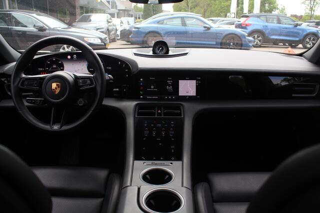 Porsche Taycan Performance 84 kWh / NIEUWSTAAT! / SoH 94.5% / Panoramadak / 360Camera / Adaptieve stoelen / Sportchrono / 20'' / Bose / Keyless / Dodehoek / Navigatie / Stoelverwarming / Cruise Control